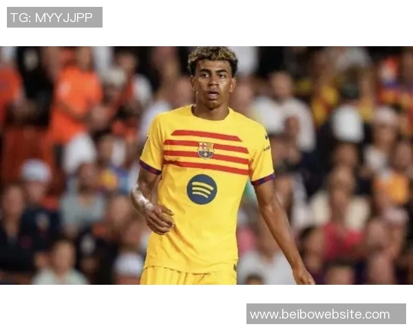 巴萨重返诺坎普纪念海报揭幕亚马尔弗里克库巴西齐聚一堂